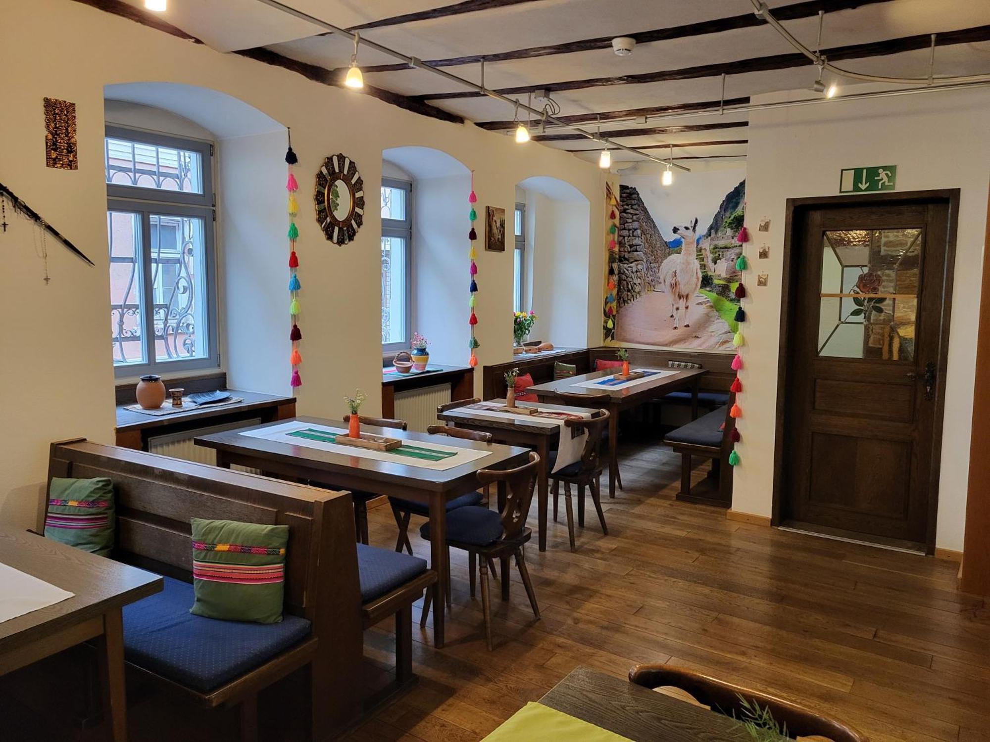 Zur Rose, Peruanisches Restaurant Und Franzoesisches Cafe Hotel Zell am Main
