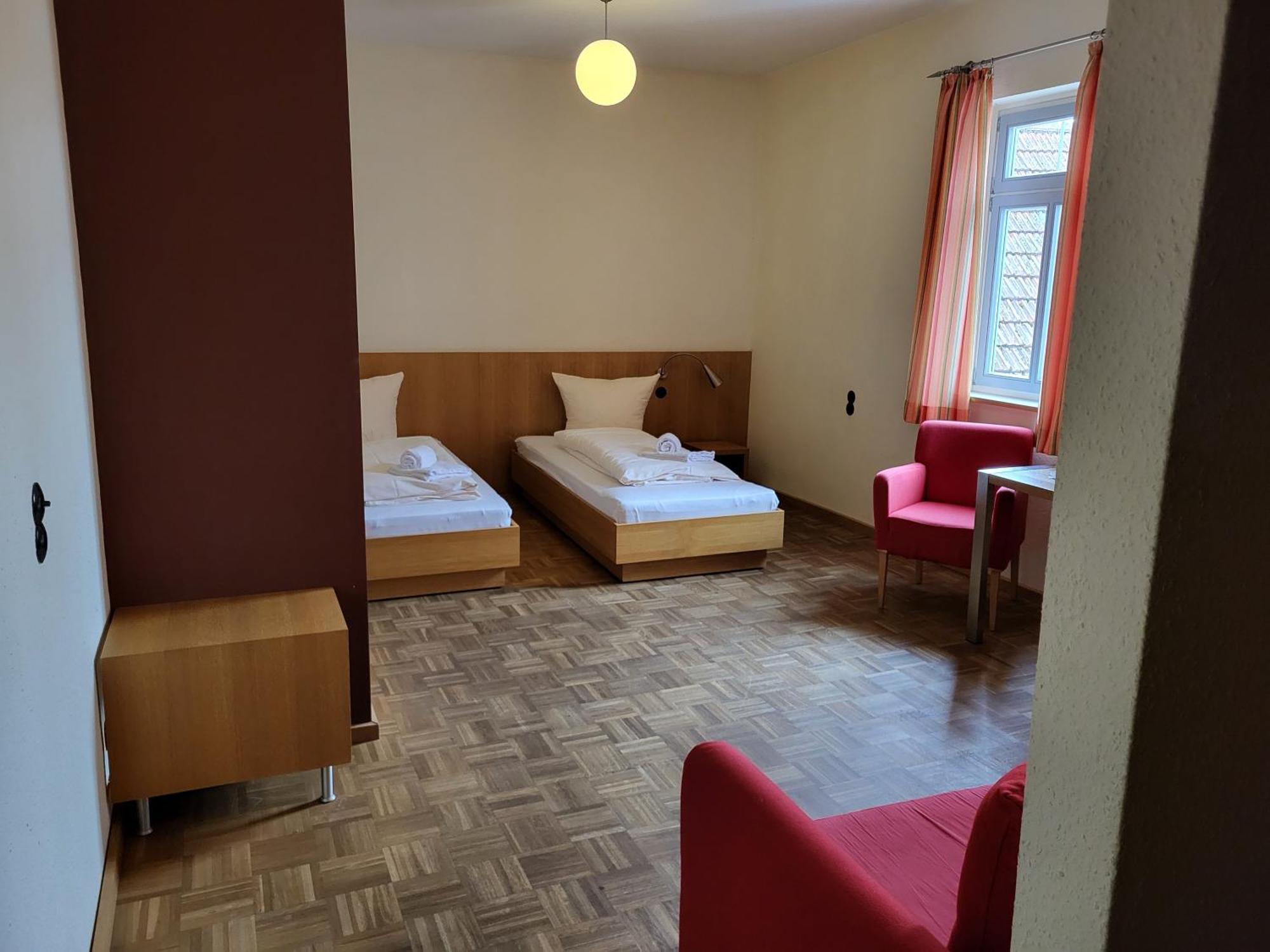 Zur Rose, Peruanisches Restaurant Und Franzoesisches Cafe *